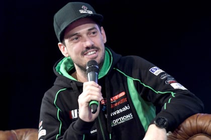 TT 24: Hillier re-signs with Bournemouth Kawasaki for Supersport races