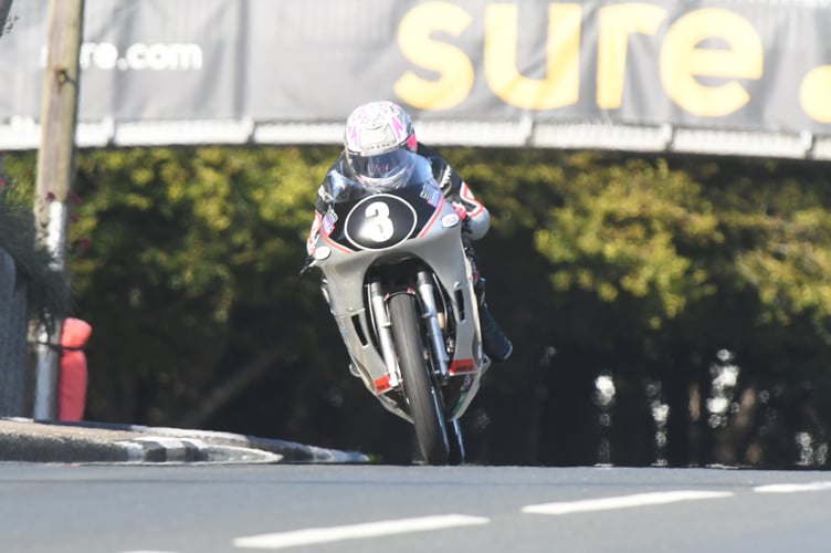 Lee Johnston, Classic Senior Manx Grand Prix winner