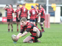 Contrasting games in Manx Cup