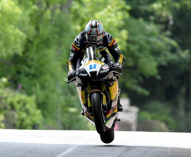 TT 2024: Conor Cummins re-signs for Padgett's