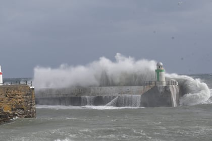 Met Office issue yellow weather warning as severe gales expected