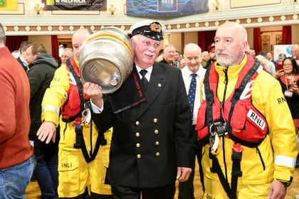 Video shows first pint being pulled at Isle of Man Beer Festival