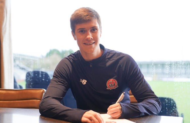 Adam Long has signed a new deal with AFC Fylde