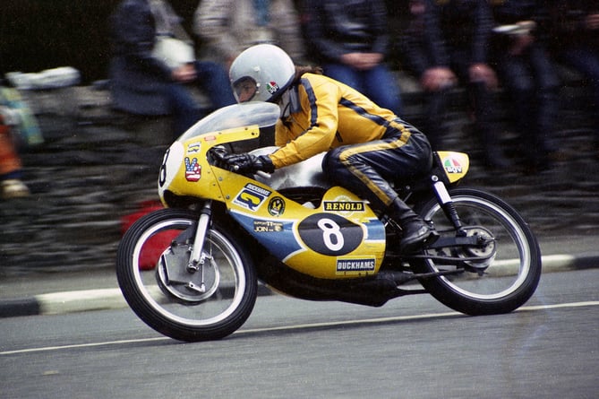 Clive Horton won his only TT in the 1974 Lightweight 125cc three-lapper, averaging 88.44mph (FoTTofinders)