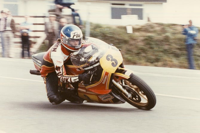 Pat Hennen rounding Signpost Corner during the 1978 Senior TT. He crashed at Bishopscourt on lap five when dicing for the lead with Tom Herron 