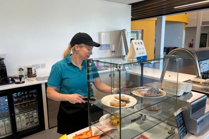 The cafe helping 'struggling' customers by giving away unused food
