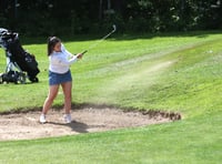 Callister and Dawson lead golf championship qualifying