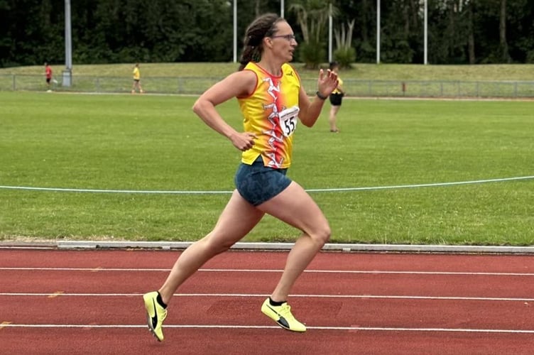 Ewelina Hand was one of several athletes who were in action in a range of events both on the track and in the field. She is pictured here in the women’s 400 metres race (Photo: Imogen Cook)