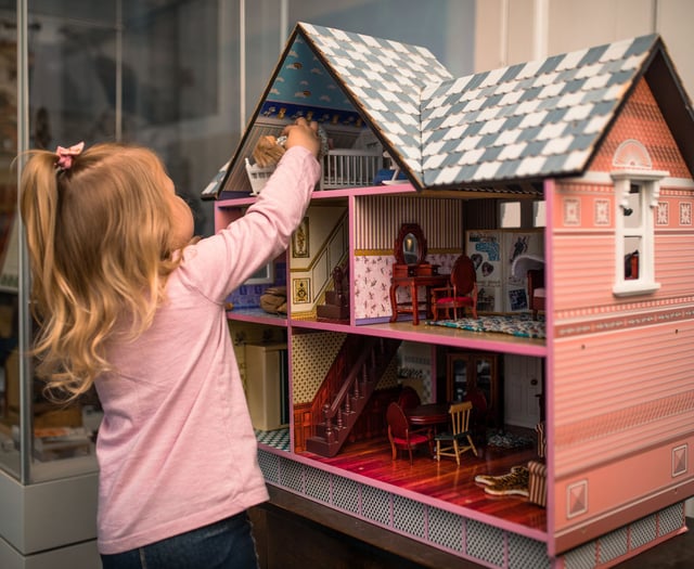 Miniature dolls house display returns to Grove Museum