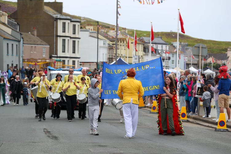 The start of the Peel Carnival on Peel Promenade