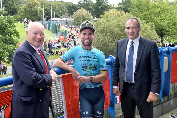 Lieutenant General Sir John Lorimer, Sir Mark Cavendish and Chief Minister Alfred Cannan 