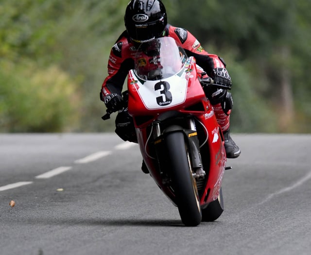 Manx Grand Prix: Mike Browne wins shortened Classic Superbike race