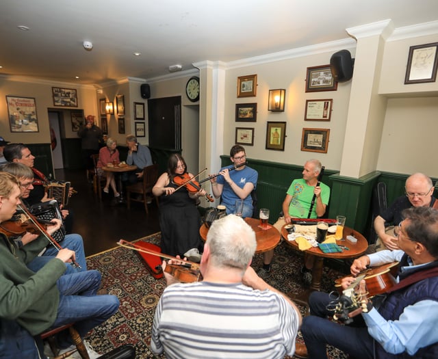 Watch as music fills the island's pubs for 'Traditional Music Weekend'