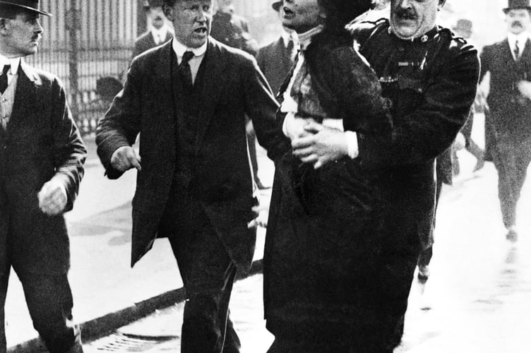 Emmeline Pankhurst arrested in 1914