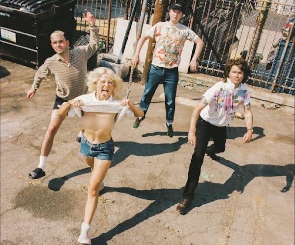 Amyl and The Sniffers – Cartoon Darkness