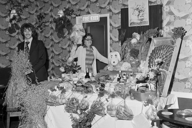 A mhelliah at the Forresters Arms pub in Douglas in October 1977