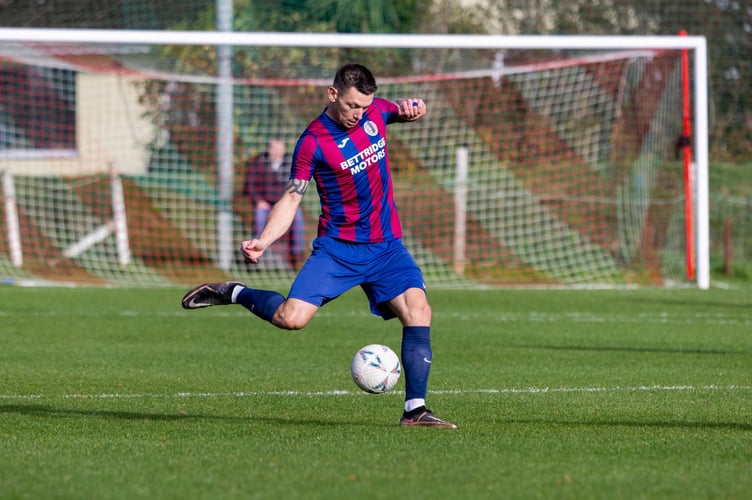 Foxdale forward Lee Gale returned to his old stomping ground at Douglas Road on Saturday (Photo: Gary Weightman)