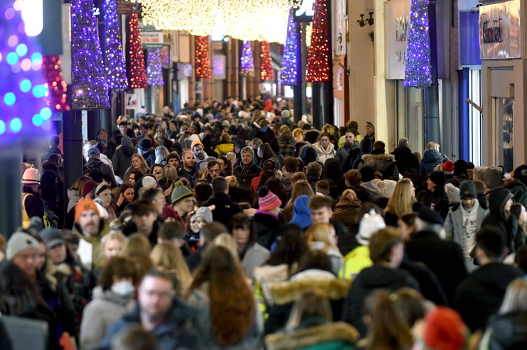 The Greatest Christmas Show and light switch-on in Douglas 