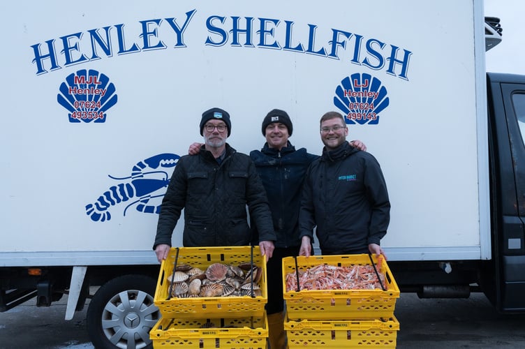 Fishermen from Henley Shellfish have handed over the sustainable catch of king scallops and langoustine to Robinson's