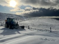 Five fascinating pictures show Mountain Road covered in snow 