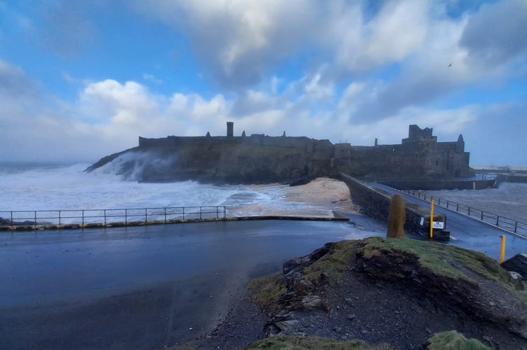 Waves battering Peel during Storm Eowyn (picture by John Watterson)