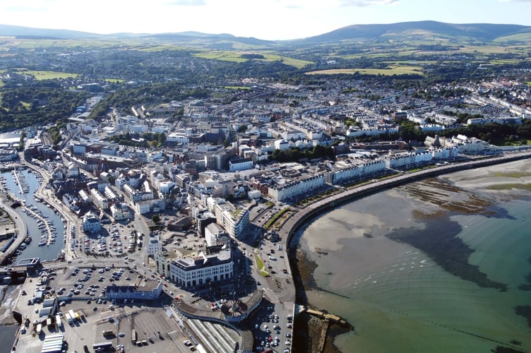 General view of the city of Douglas